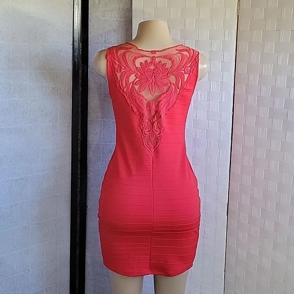 BRAND NEW PAPAYA ROUND NECK BODY-CON SLEEVELESS MINI DRESS - Picture 7 of 15